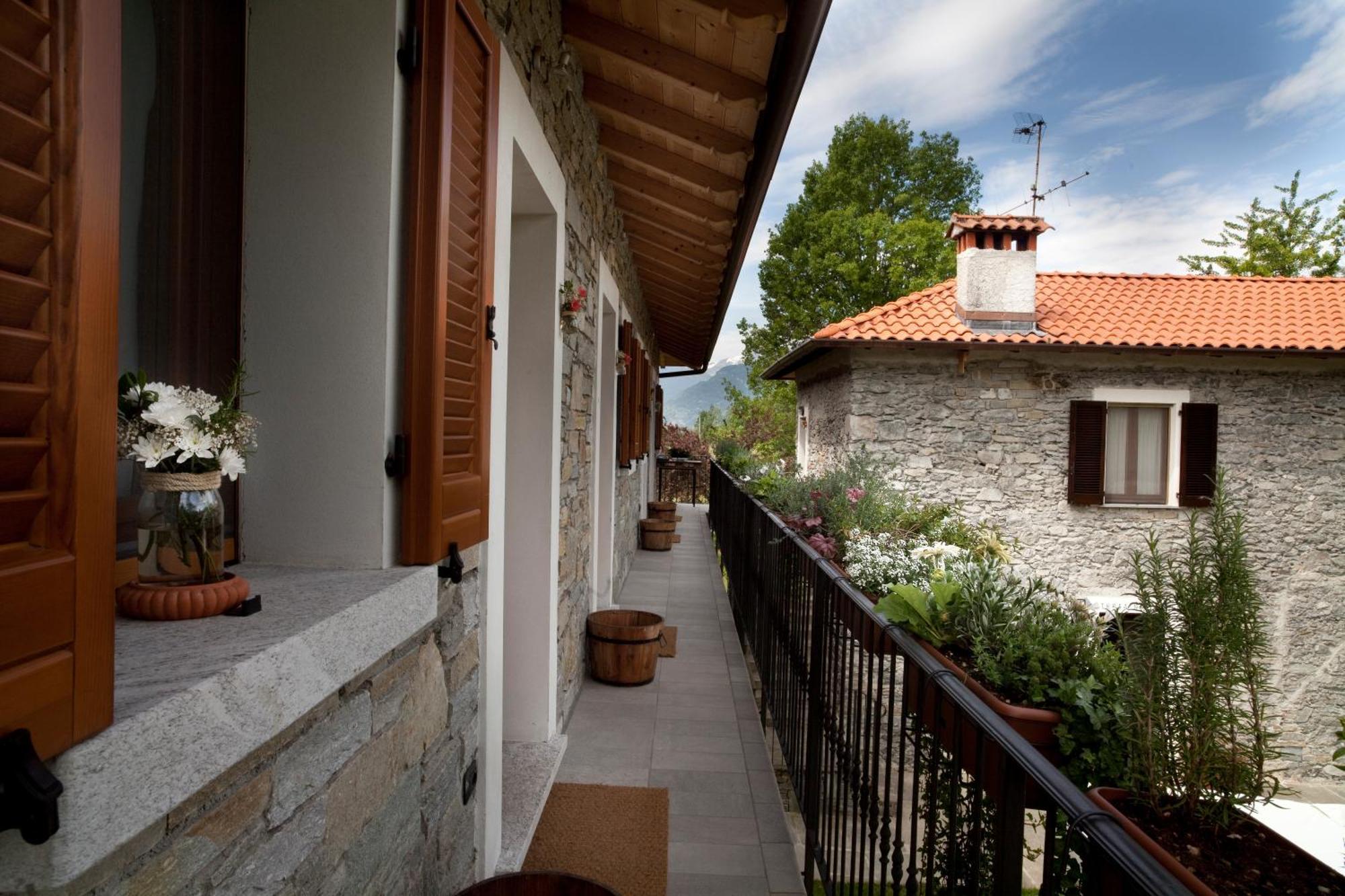 Aparthotel Cascina Borgofrancone Gera Lario Exterior foto